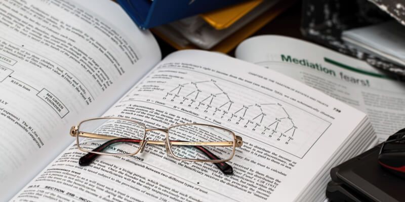 業界分析・競合分析に使える「有価証券報告書」の読み方